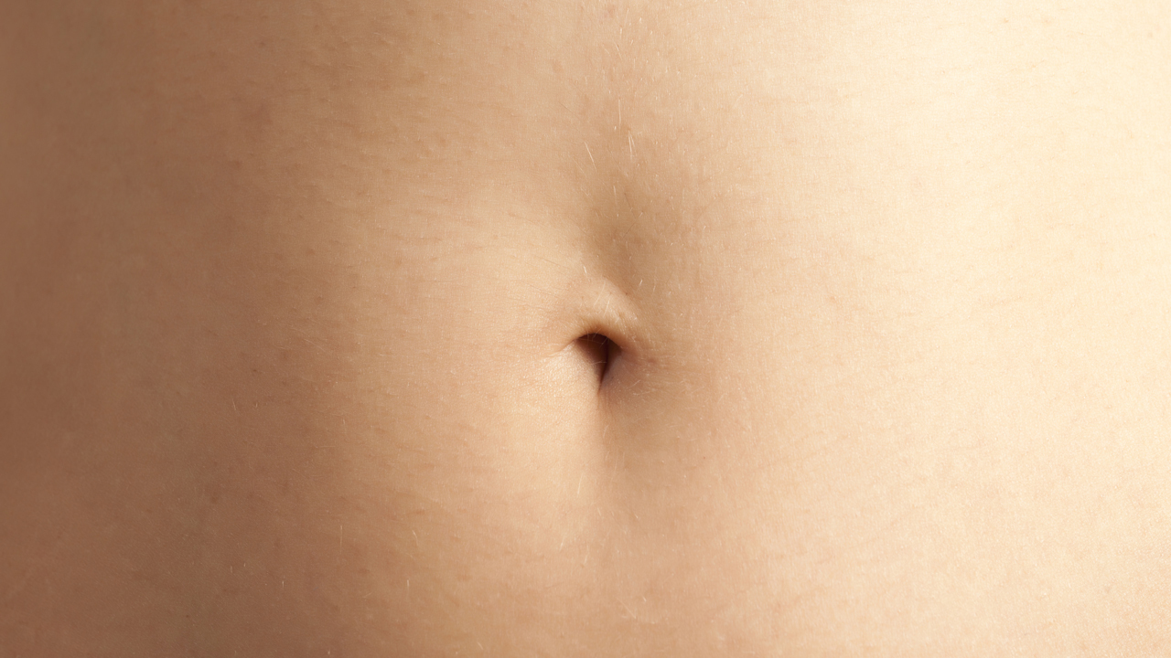 fotografiya-zhenshini-s-pupkom