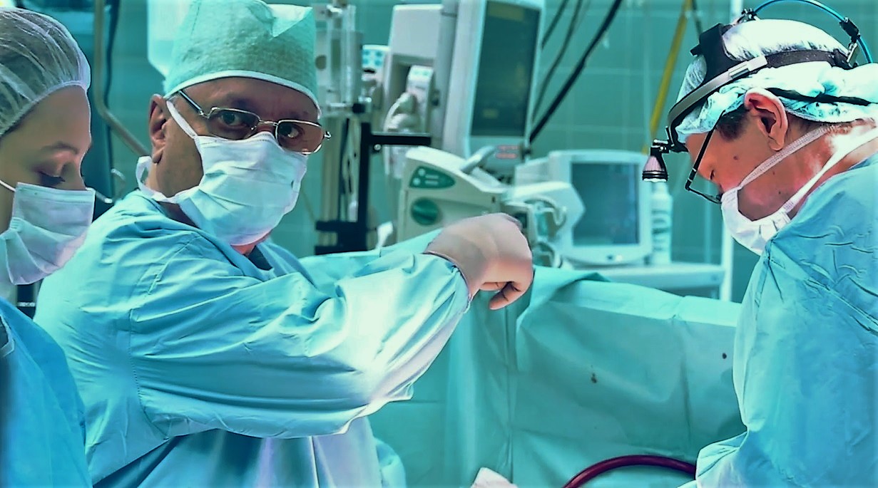 Врач трансплантолог. Анзор Хубутия НИИ Склифосовского. Хирург трансплантолог. Хубутия трансплантология.