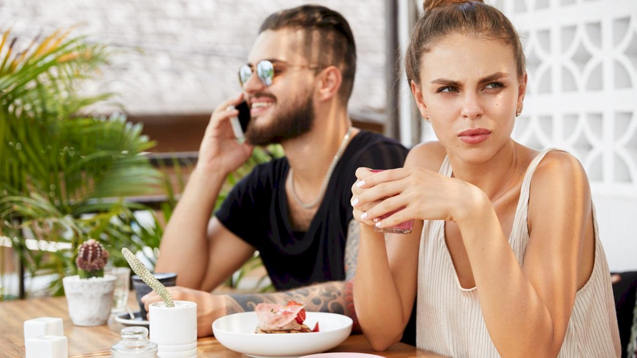 Выяснилось, к кому сильнее всего ревнуют женщины