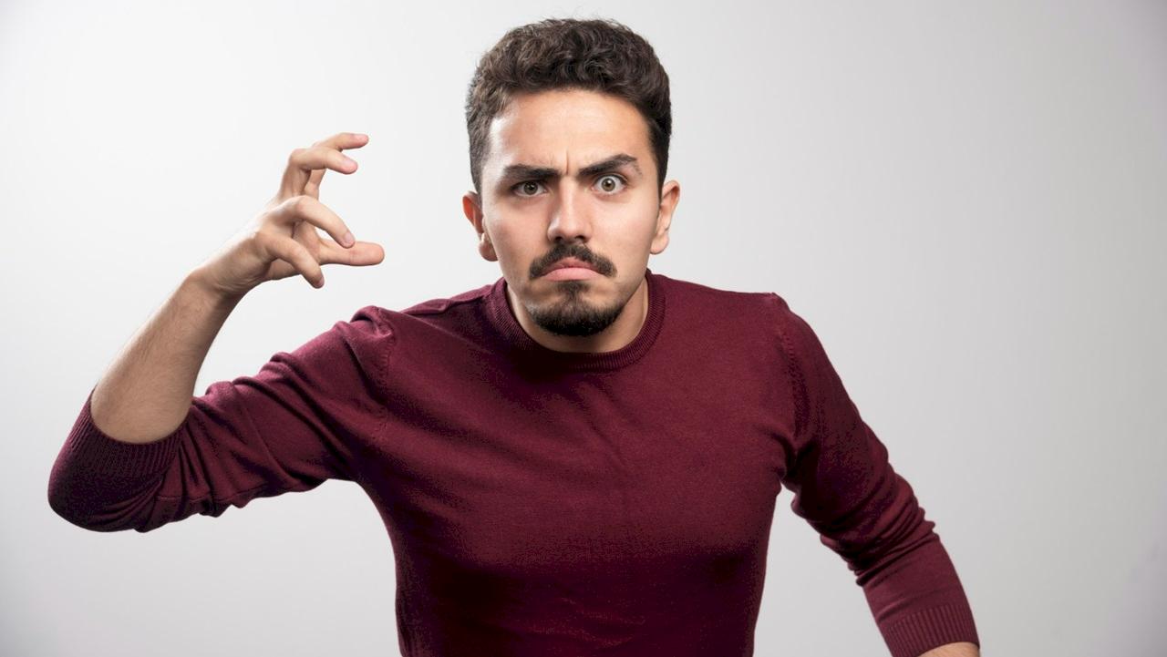 Как обращаться с токсичным человеком, не отвергая его — объясняют психологи