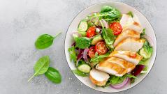 Какие продукты лучше не разогревать в микроволновке