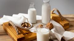 Названы самые полезные виды молока