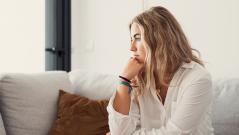 Эндокринолог Дудинская назвала шесть неочевидных признаков гипотиреоза