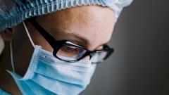 Власти Подмосковья заплатят медикам за приглашенных на работу друзей