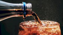 Названы три напитка, повышающие риск развития болезни Альцгеймера