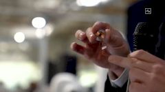 Илон Маск представил новую версию нейрочипа для лечения слепоты, паралича и других болезней