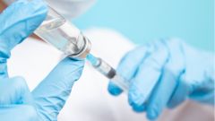 Голикова призвала переболевших COVID-19 не спешить с прививкой