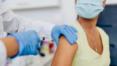 В Британии подсчитали, сколько смертей можно было избежать за счет полной вакцинации