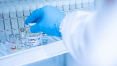 Исследование: эффективность вакцин против варианта «Дельта» быстро снижается