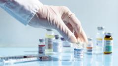 Нобелевскую премию по медицине получили создатели технологии мРНК-вакцин