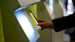 В поездах и самолетах в России могут ввести проверку QR-кодов