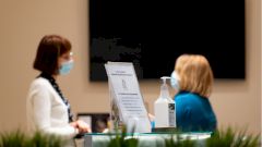 Обитатели дома престарелых в Литве заболели COVID-19 после вакцинации