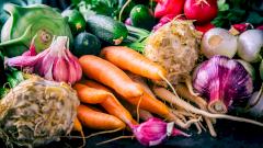 Названы продукты, помогающие при акне и розацеа