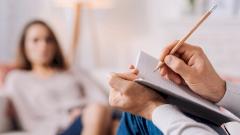 Россияне в начале 2023 года стали чаще обращаться к психологам