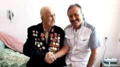 В России 104-летнего ветерана поставили на ноги после перелома
