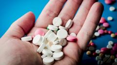 В Москве спасли мужчину, выпившего 40 таблеток обезболивающего