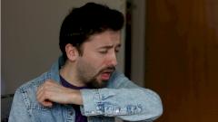 Учёные рассказали, насколько опасно находиться в помещении с больным коронавирусом