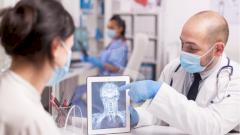 Женщина выучила два языка без части мозга, ответственной за речь