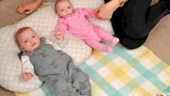 Женщина зачала дочь через три недели после того, как забеременела сыном