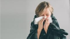 Выяснилось, может ли «простуда» влиять на способность организма противостоять коронавирусу