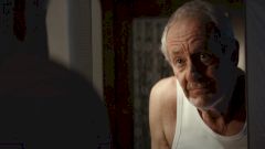 Рождественское видео фармкомпании заставило интернет прослезиться