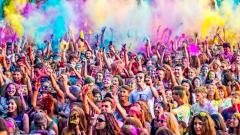 Из-за коронавируса в Москве запретили массовые гуляния