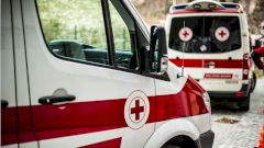 Врач перечислил симптомы, при которых нужно немедленно вызывать скорую