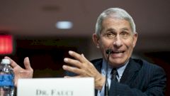 Главный инфекционист США усомнился в безопасности российской вакцины
