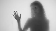 Психотерапевт объяснил, почему гостинг ранит сильнее отказа