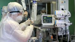 Вирусолог назвал примерную дату окончания волны «Омикрона» в России