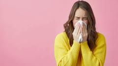 Врач объяснил, как правильно сморкаться — многие этого не знают