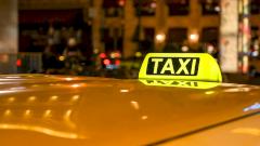 В Москве таксист бесплатно довез мать с дочерью, которые приехали в город на операцию