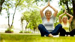 Врач объяснил, почему хрустят суставы и что с этим делать