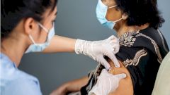 Вакцинация от коронавируса и ревматические заболевания: ответы на главные вопросы