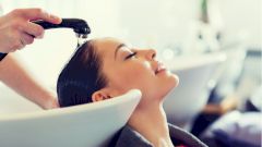 Трихолог дала четыре совета, как правильно мыть голову