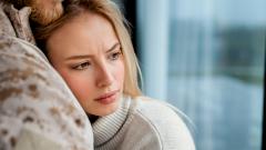 Выяснилось, почему россияне чаще грустят осенью