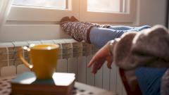 Почему постоянно мерзнут ноги, и что с этим делать: советы невролога