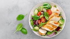 Есть больше белка и клетчатки: диетологи предложили новый подход к похудению