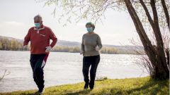 Тяжесть протекания COVID-19 оказалась связана со скоростью ходьбы