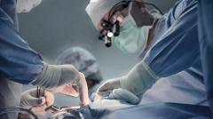 Российские врачи достали из желудка женщины около 100 монет