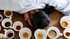 Может ли кофеин сломать режим сна — ученые