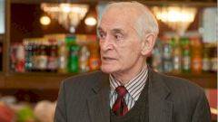 Василия Ланового подключили к аппарату ИВЛ