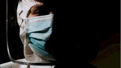 Медбрат заболел COVID-19 через неделю после прививки