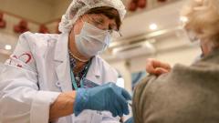 В России приостановили закупку вакцины «ЭпиВакКорона»