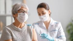 В Центре им. Гамалеи заявили, что полностью вакцинированные «Спутником V» больше не становятся заразными