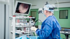 Врачи в Новосибирске вытащили из желудка мужчины два гвоздя