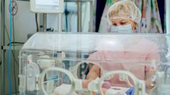 Новорожденного весом меньше 500 грамм спасли в Удмуртии