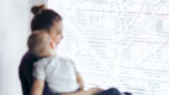 Послеродовая депрессия: причины, симптомы, помощь