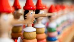 Эксперт по языку тела рассказала, как быстро распознать лжеца