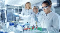 В России испытывают препарат, помогающий раковым клеткам самоуничтожаться